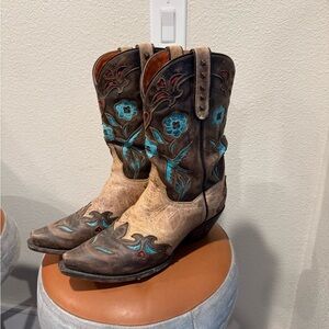 Embroidered Western Cowboy Boots